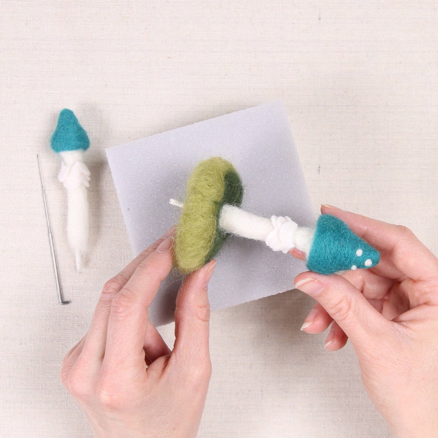 Benzie Design - Needle Felting Kit, Blue Roundhead