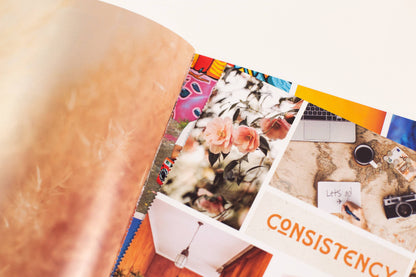Free Period Press - The Vision Board Book: 700+ Words & Images