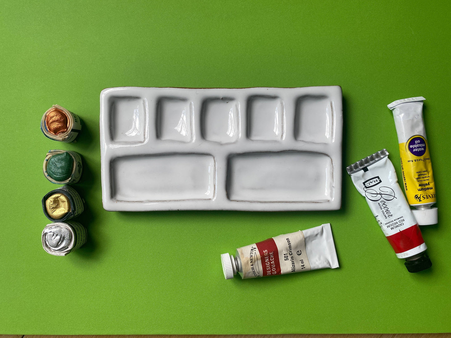 Busy Hands Studio - 7-Pan Ceramic Artist Paint Palette - Watercolor Supplies