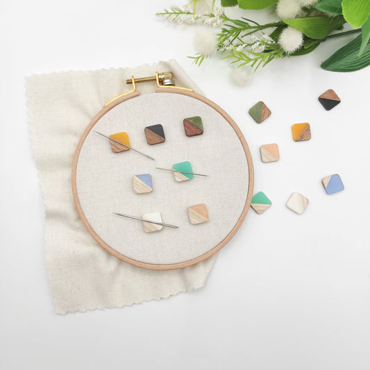 SCwholeworks - Small Square needle minder