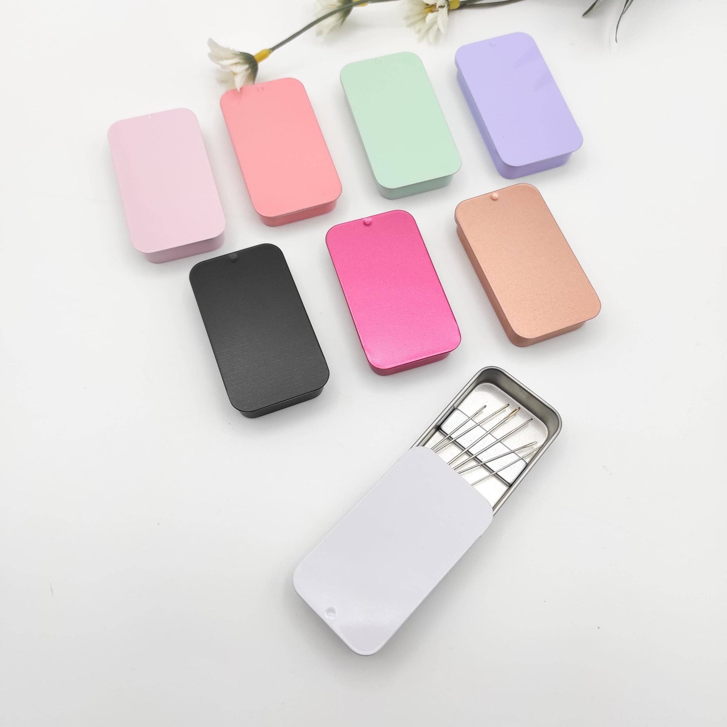 SChandworks - Modern Style Small Magnetic Tin Needle Case - Crafting Essential