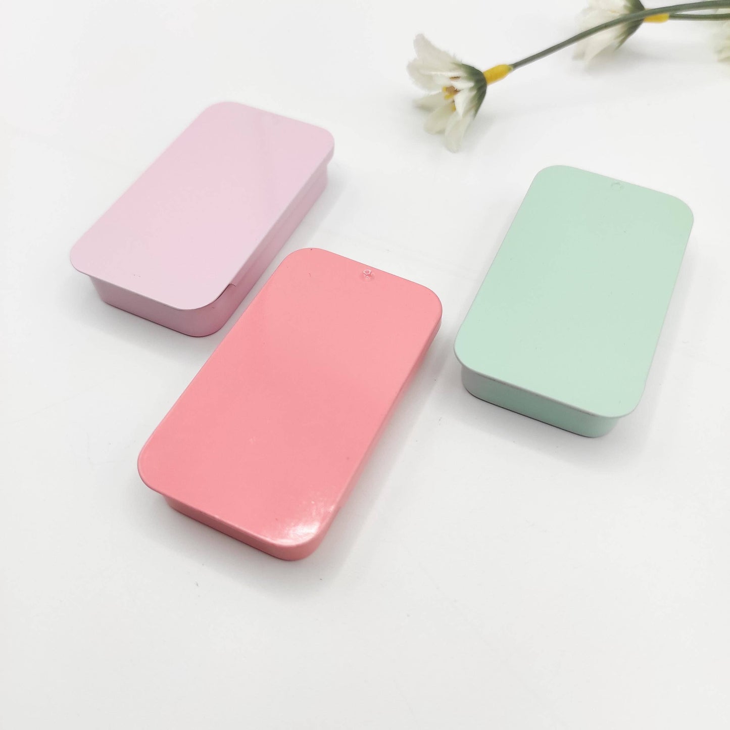 SChandworks - Modern Style Small Magnetic Tin Needle Case - Crafting Essential